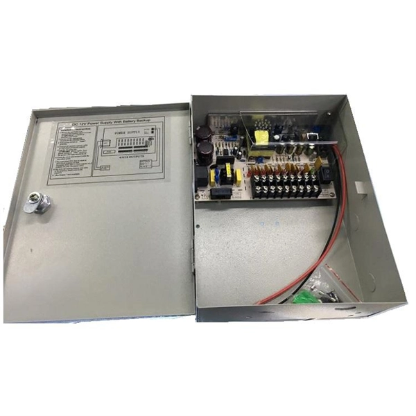 Can a single-mode fiber optic cable be used with a multimode port 